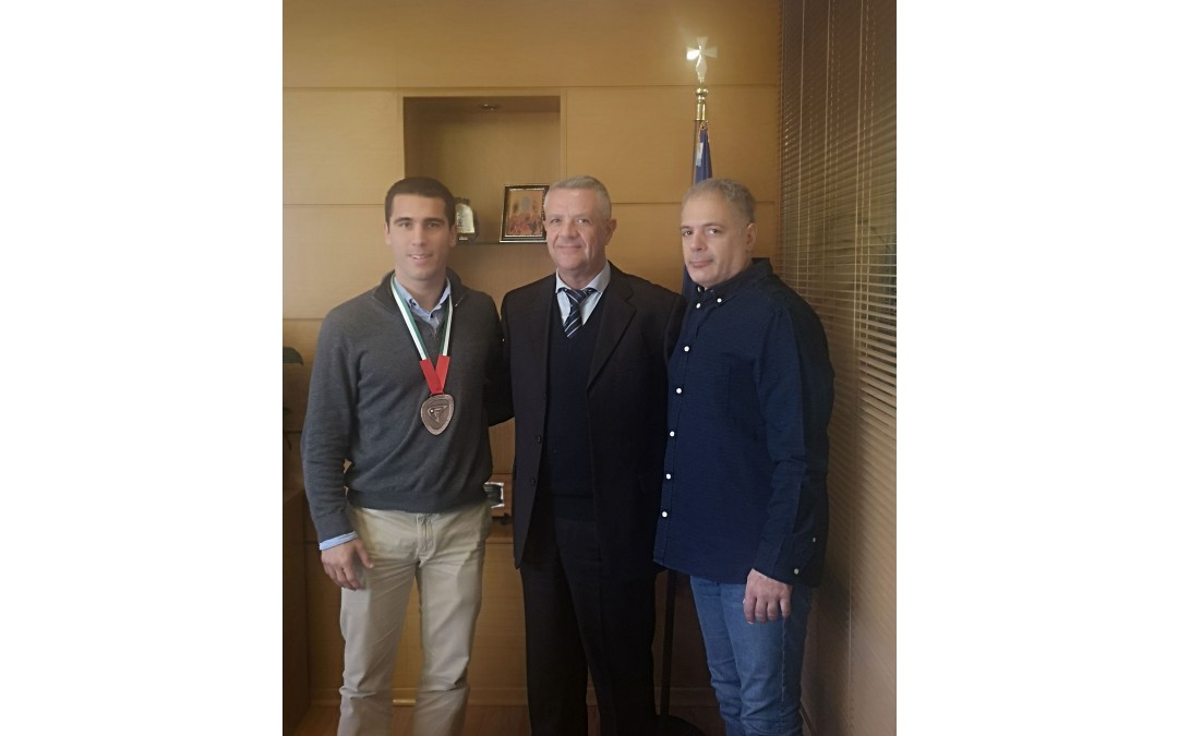 Ο Δήμαρχος Μαρκοπούλου Μεσογαίας συνεχάρη τον αθλητή, Χρήστο Ζύγουρα για την κατάκτηση της 3ης Παγκόσμιας Θέσης στο Ju Jitsu!