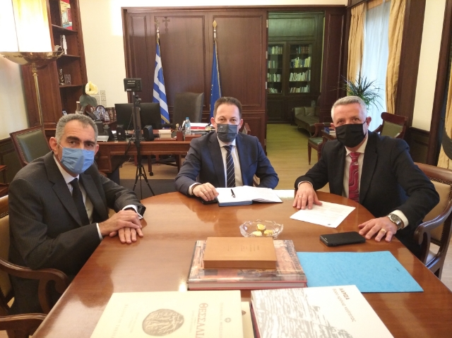 Σε εγκάρδιο κλίμα η συνάντηση του Δημάρχου Μαρκοπούλου με τον νέο Αν. Υπουργό Εσωτερικών Στέλιο Πέτσα
