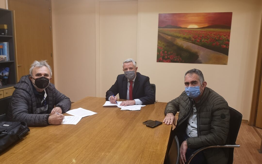 Υπογραφή σύμβασης για την αντικατάσταση τμήματος εσωτερικού δικτύου ύδρευσης πόλεως Μαρκοπούλου