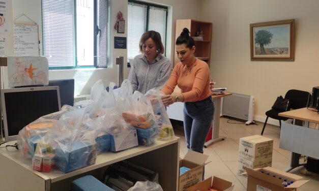 Διανομή ιατροφαρμακευτικού υλικού σε οικογένειες Ρομά του Δήμου Μαρκοπούλου Μεσογαίας