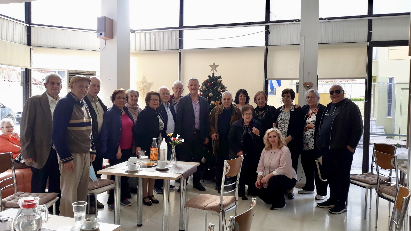 Εορταστικές ευχές αντάλλαξε ο Δήμαρχος Μαρκοπούλου με μέλη του ΚΑΠΗ