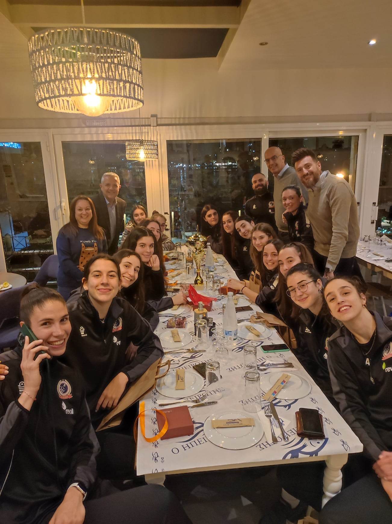 Επίσημο γεύμα παρέθεσε ο Δήμαρχος Μαρκοπούλου στις πρωταθλήτριες του Αθλητικού Ομίλου Μαρκοπούλου