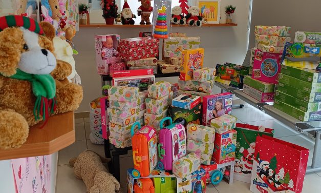 Παιχνίδια ως δώρα αγάπης συγκεντρώθηκαν και μοιράστηκαν στα παιδιά που το έχουν ανάγκη και αυτά τα Χριστούγεννα!